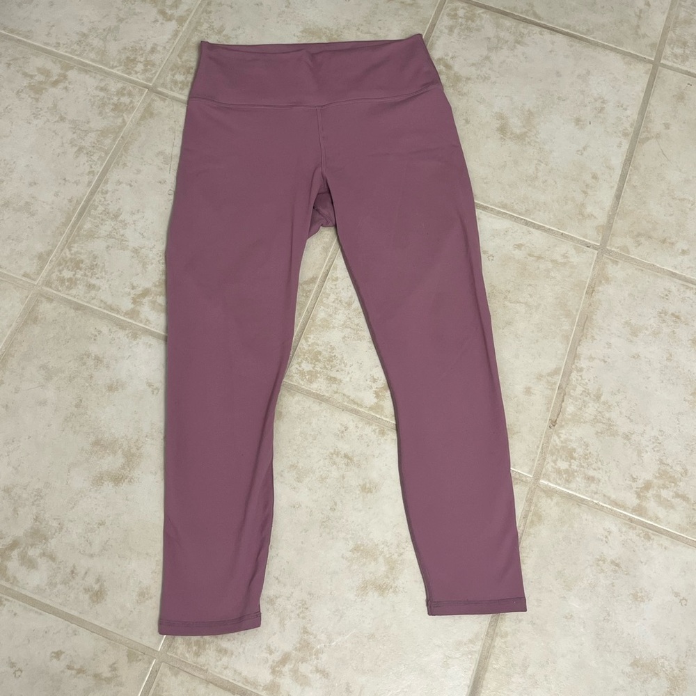Fabletics Mauve Capri Leggings